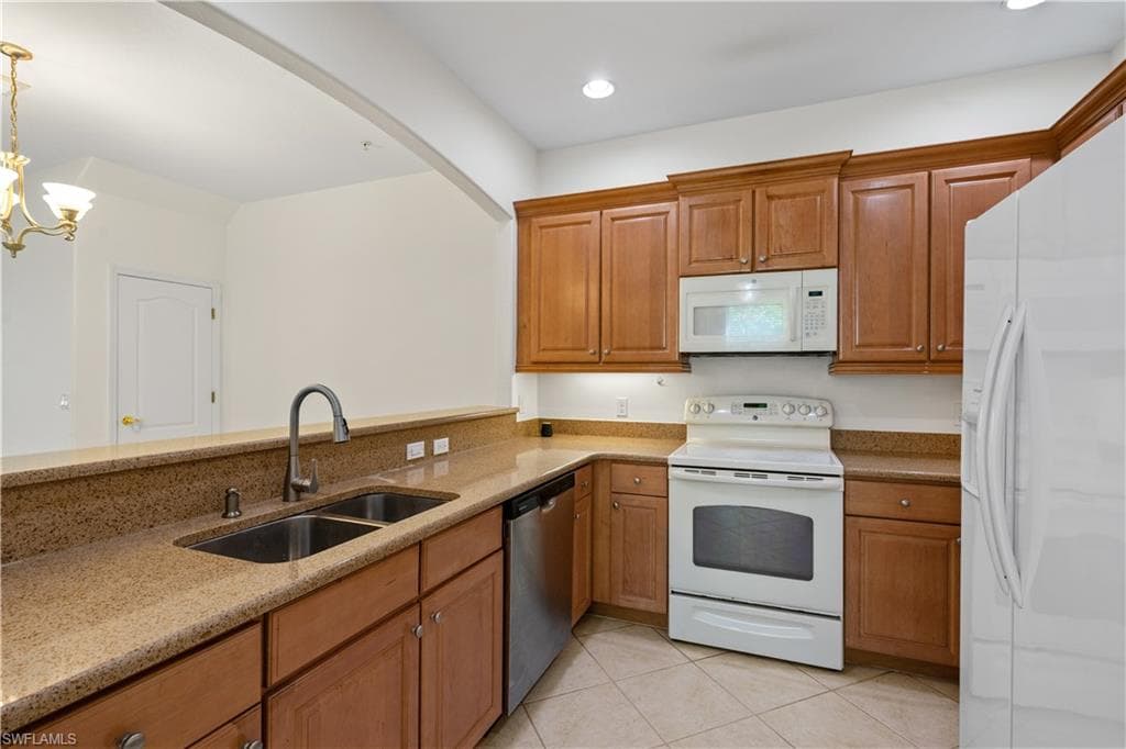 4390 Lazio WAY 401-14