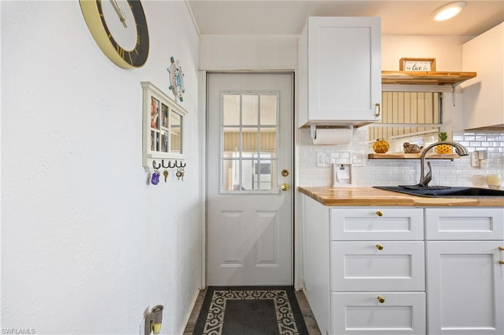 532 Palmer BLVD-5