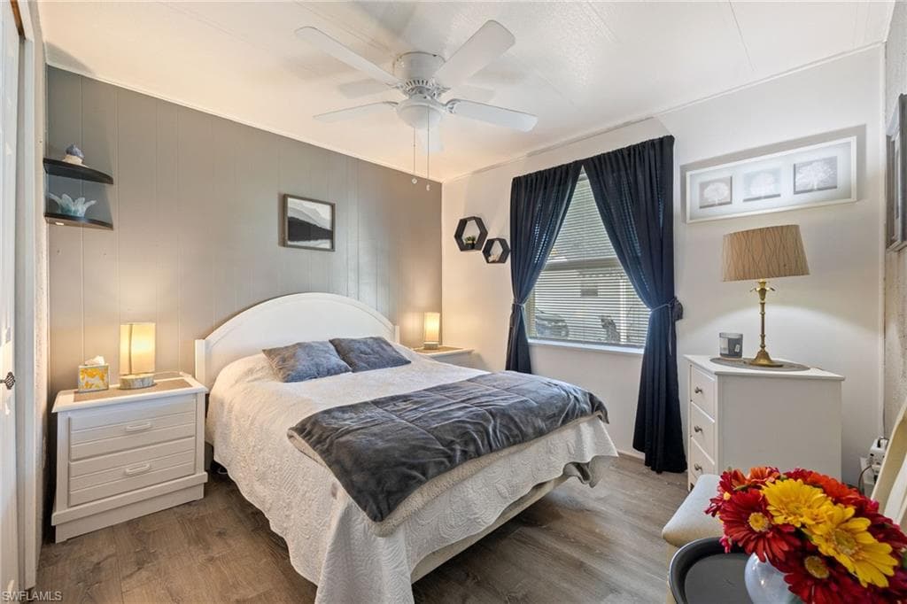 532 Palmer BLVD-21