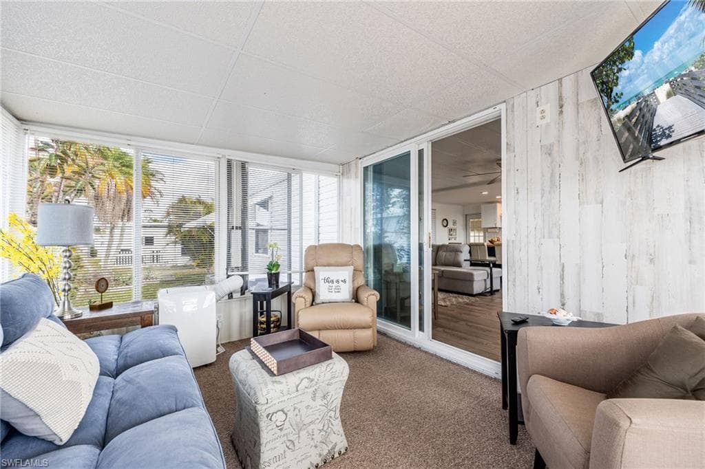 532 Palmer BLVD-3