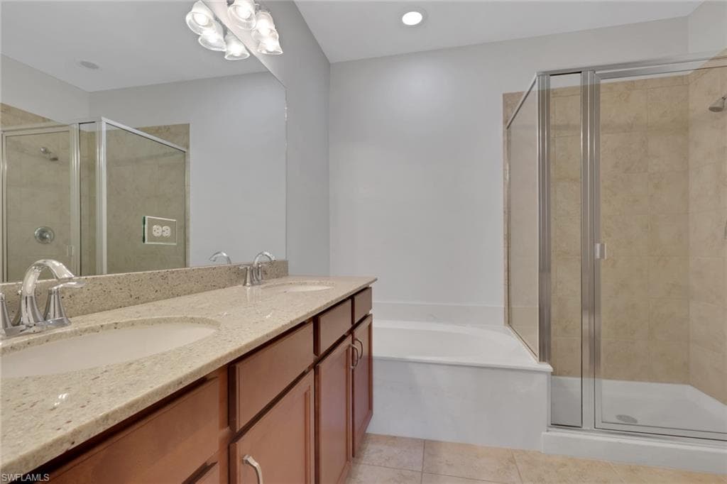 7738 Bristol CIR-15