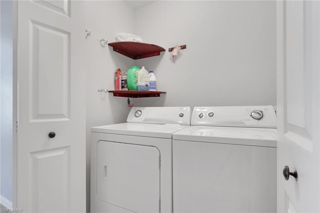 1289 Oxford LN 228-21