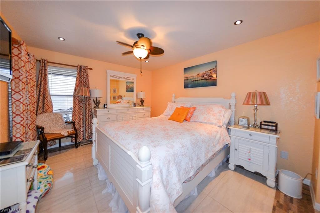 22161 Tallwood CT 706-8