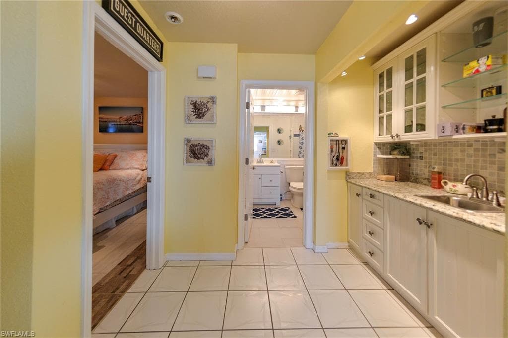22161 Tallwood CT 706-7