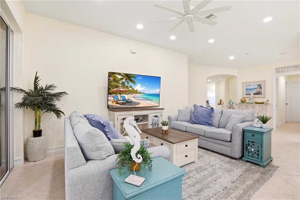 817 Carrick Bend CIR 201-3