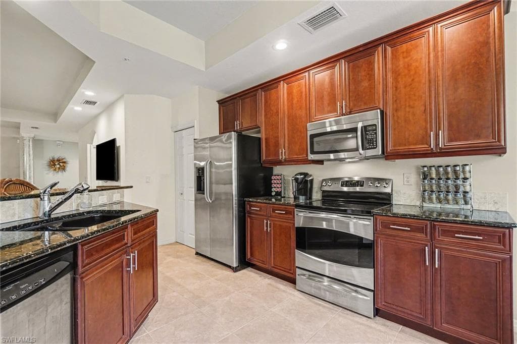 21584 Baccarat LN 103-8