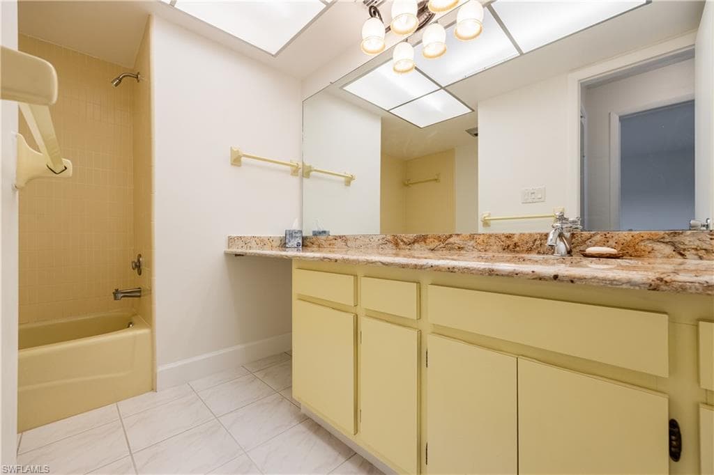 1460 Tredegar DR-20