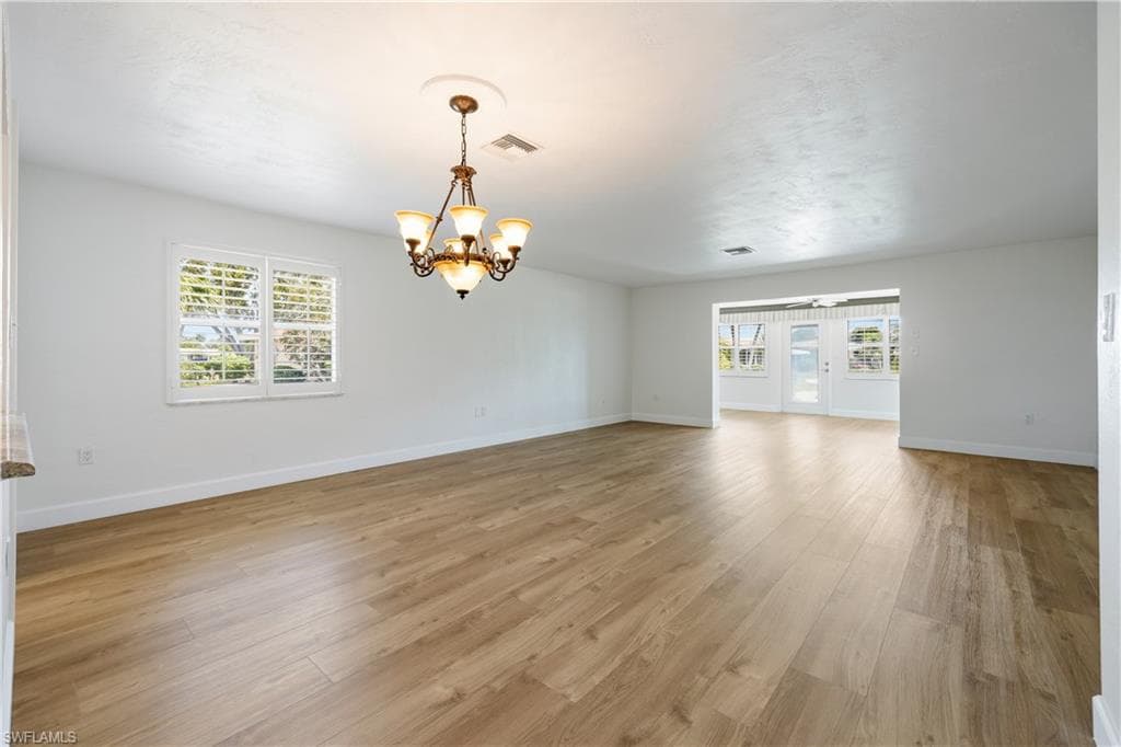 1460 Tredegar DR-6