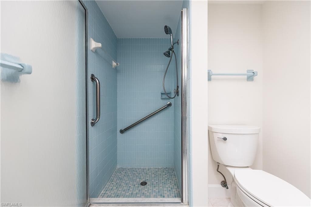 1460 Tredegar DR-18