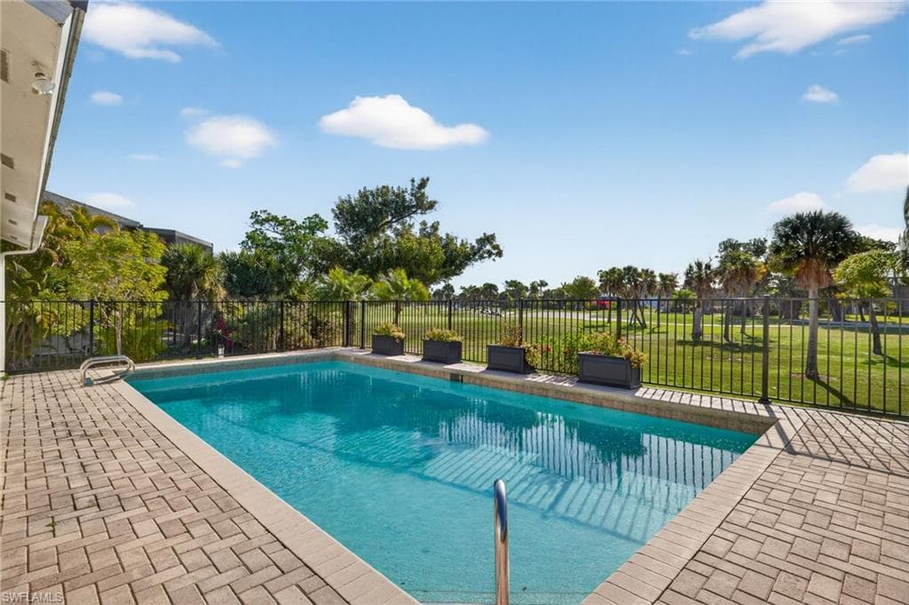 1304 Par View DR-12