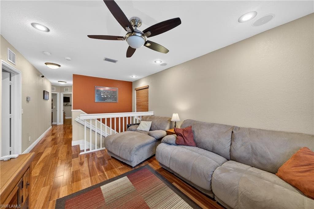 17560 Brickstone LOOP-12