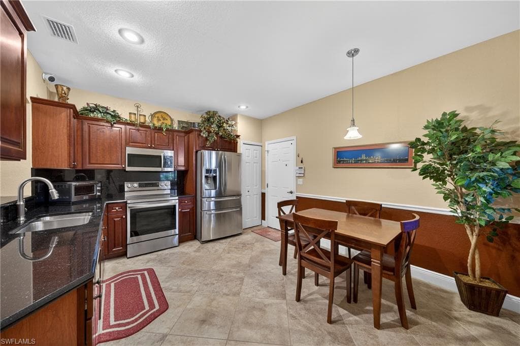 17560 Brickstone LOOP-8