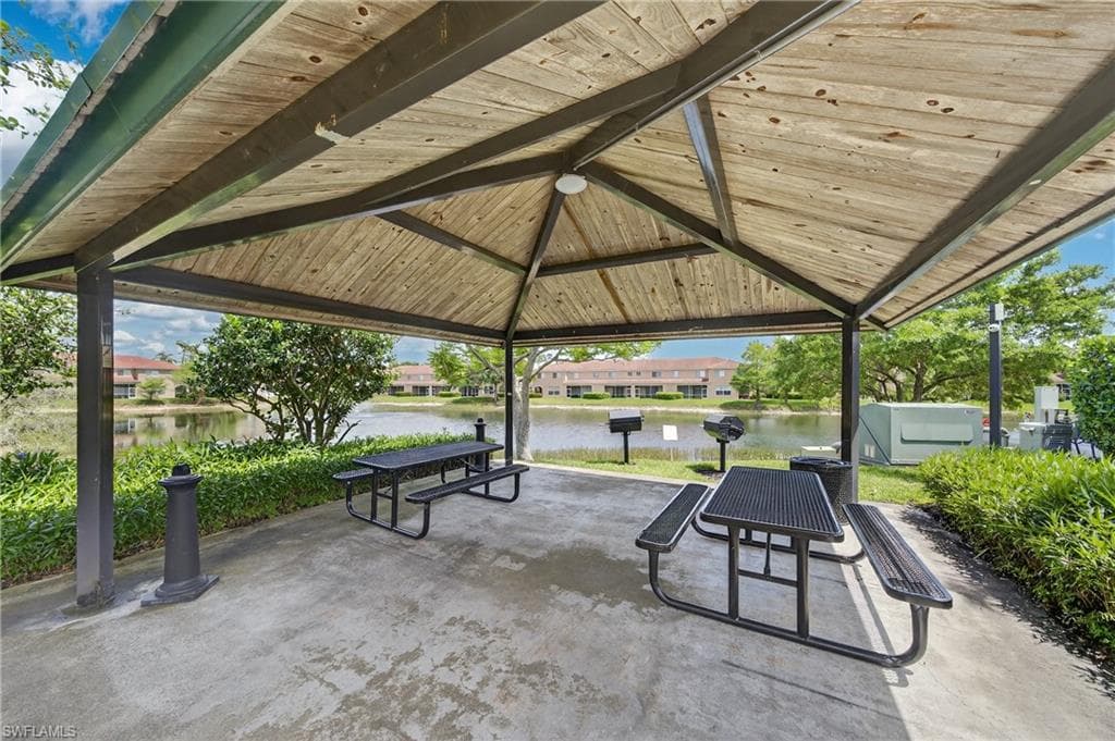 17560 Brickstone LOOP-33