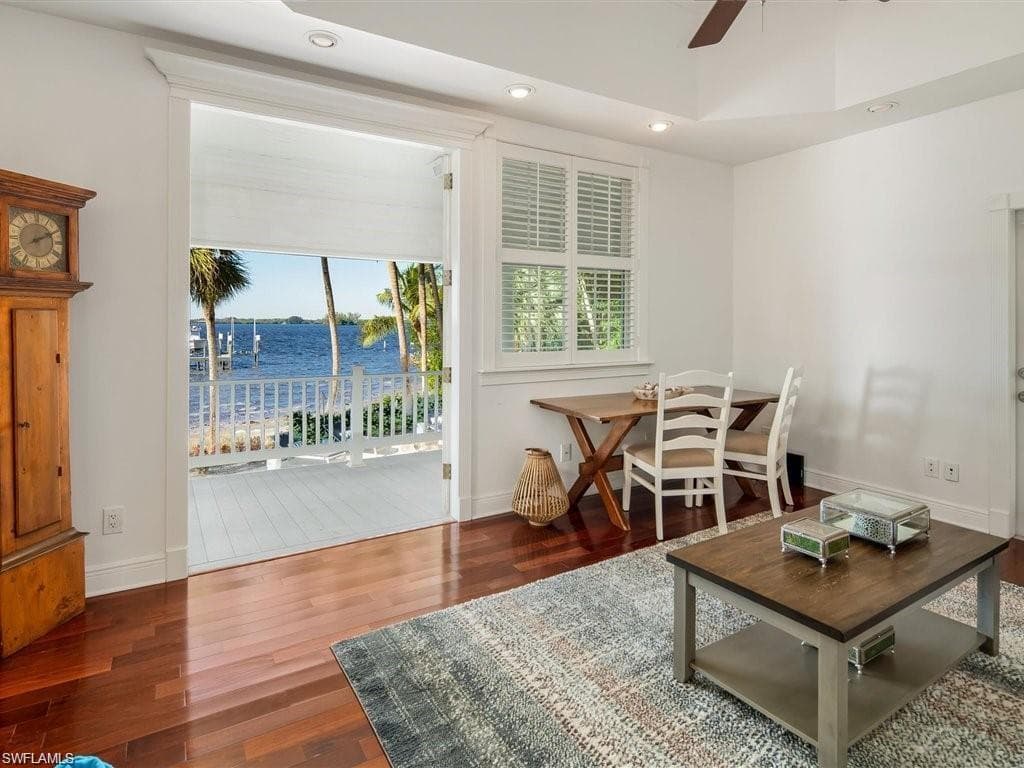 100 FAIRVIEW AVE-36