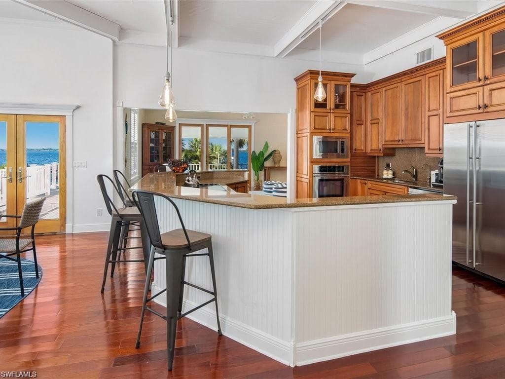 100 FAIRVIEW AVE-28