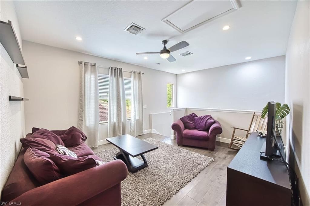 16018 Thorn Wood DR-31