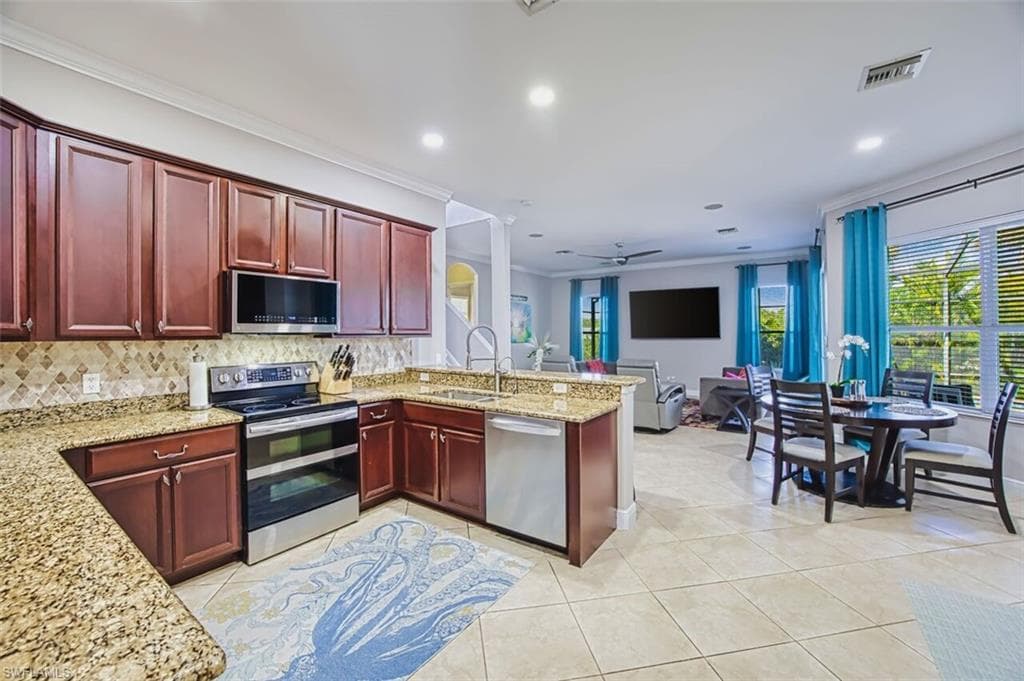 16018 Thorn Wood DR-13