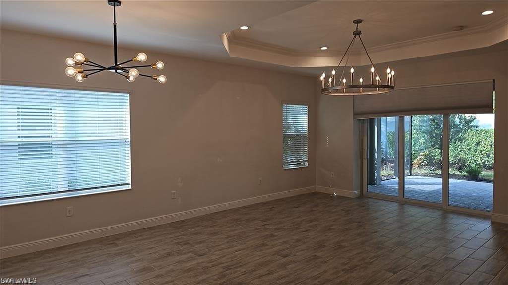 2305 Ariane DR-6