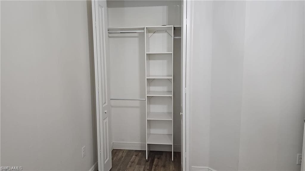 2305 Ariane DR-31