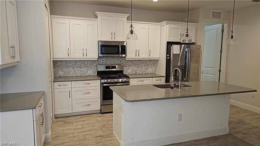2305 Ariane DR-23