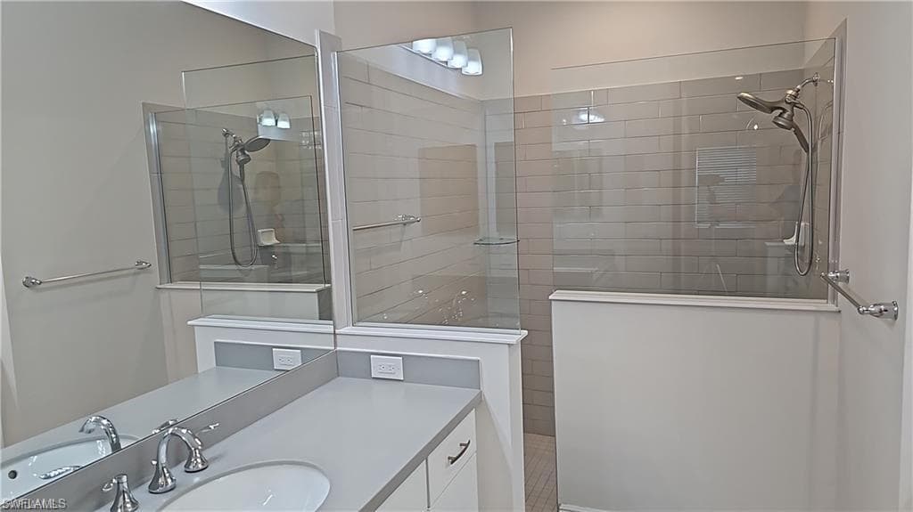 2305 Ariane DR-17