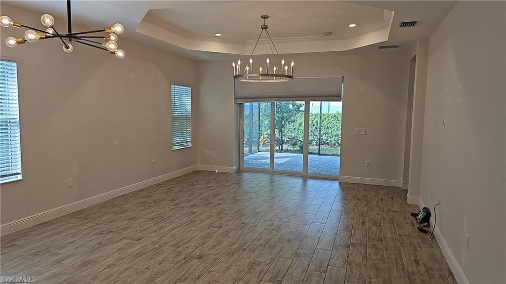 2305 Ariane DR-7