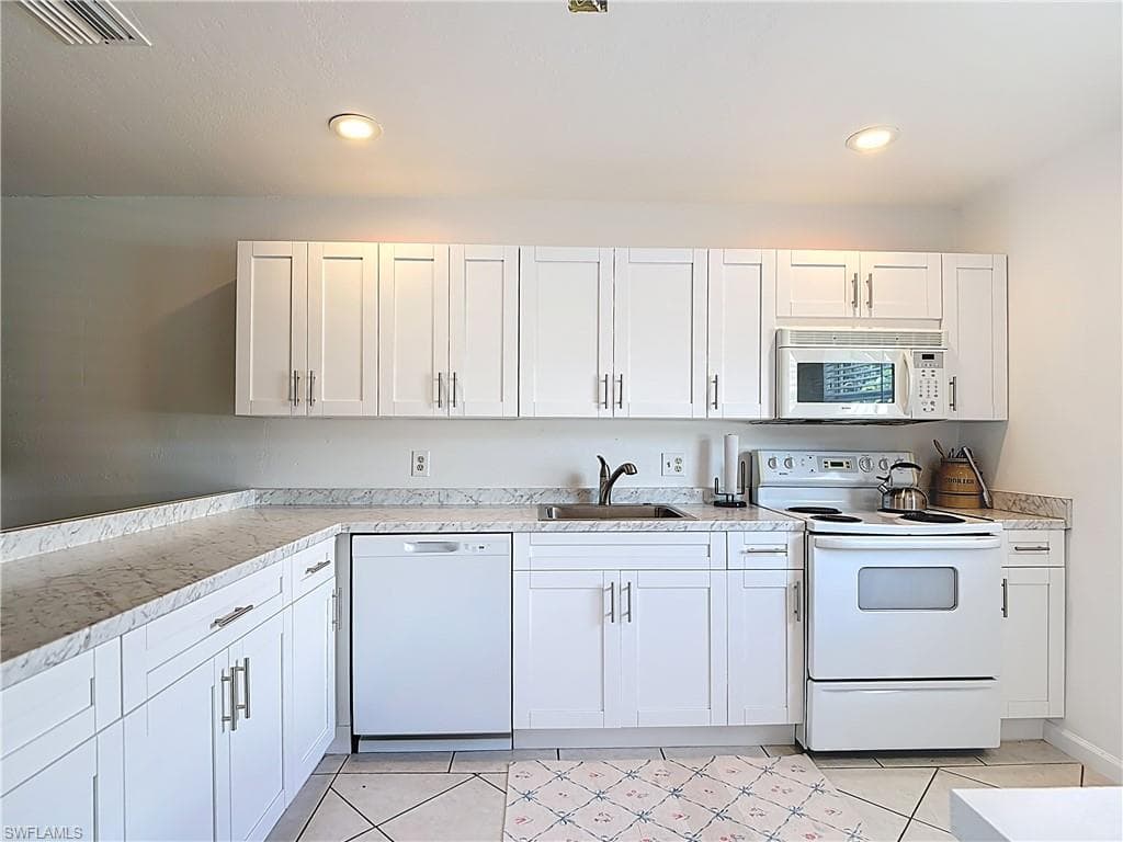 4293 Island CIR 4-6
