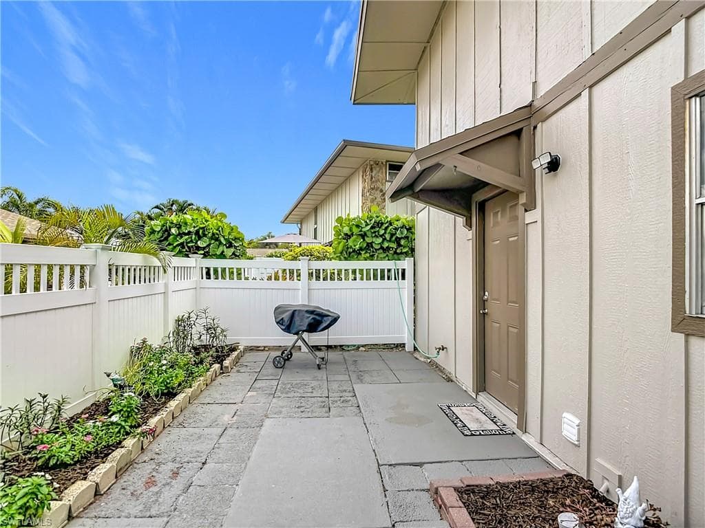 4293 Island CIR 4-2