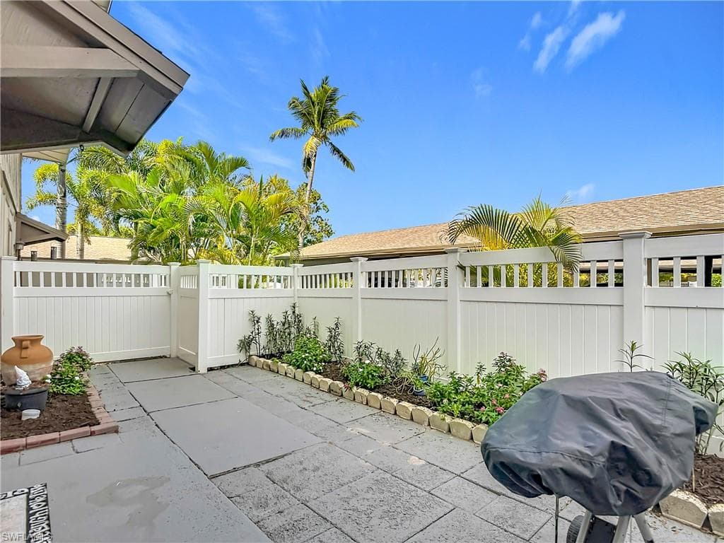 4293 Island CIR 4-4