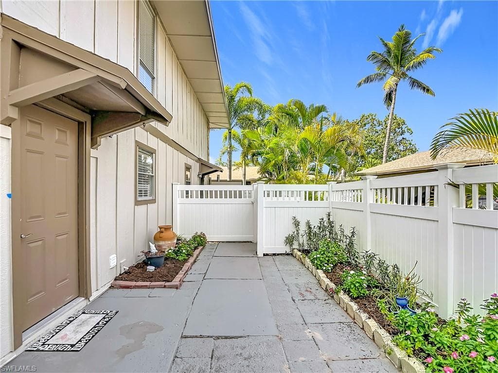 4293 Island CIR 4-3