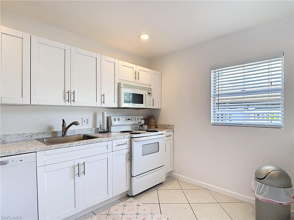4293 Island CIR 4-7