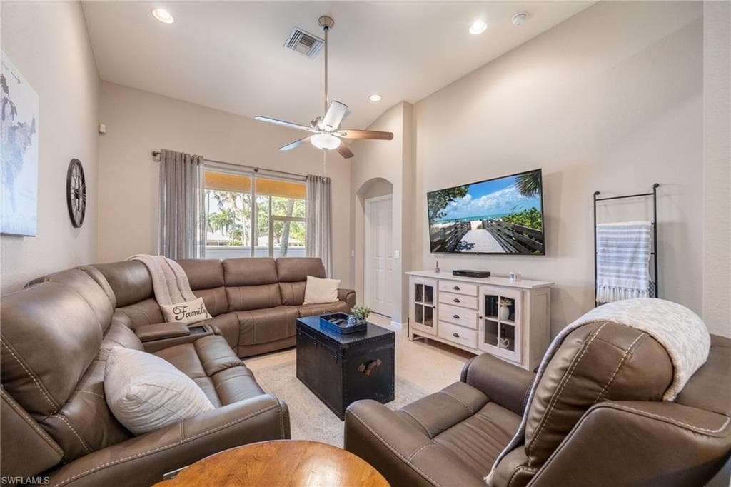 7900 Lake Sawgrass LOOP 4612-13