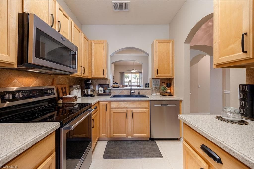 7900 Lake Sawgrass LOOP 4612-7