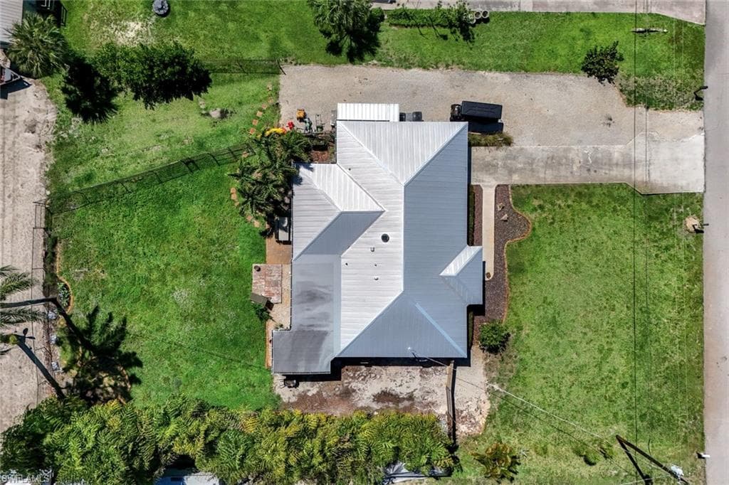 20621 Pine Tree LN-20