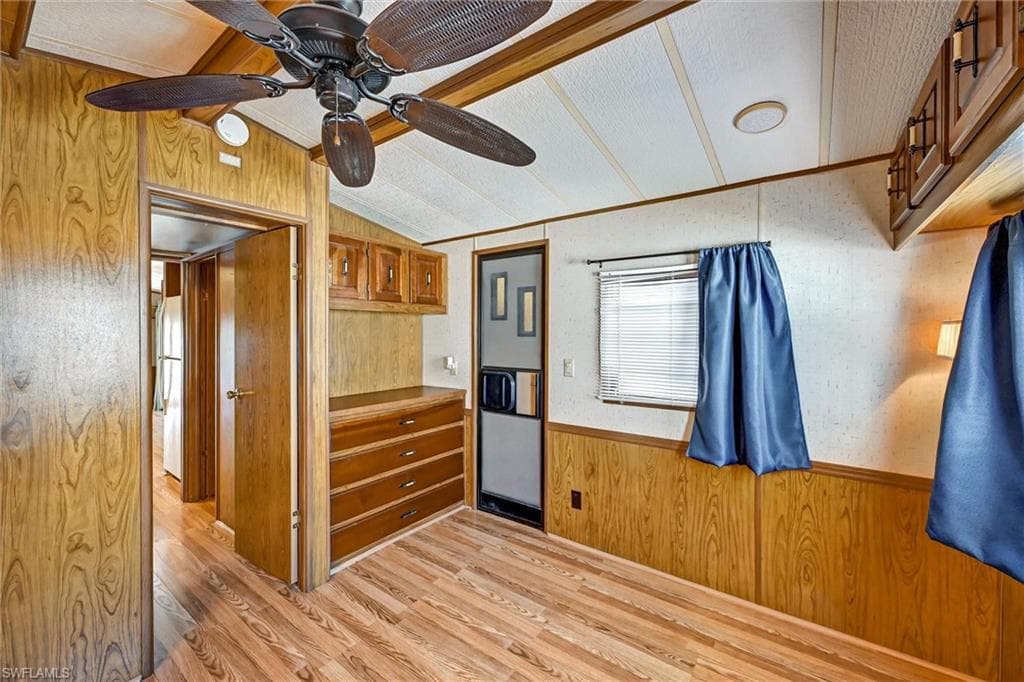 20124 Plum Tree LN-16