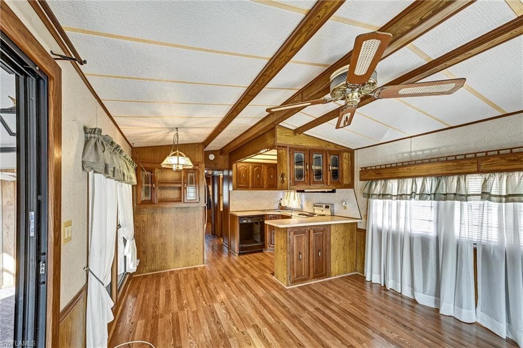 20124 Plum Tree LN-7
