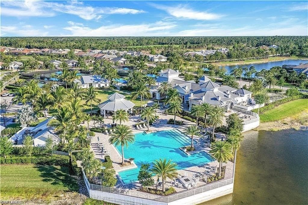 9607 Everglades DR-41