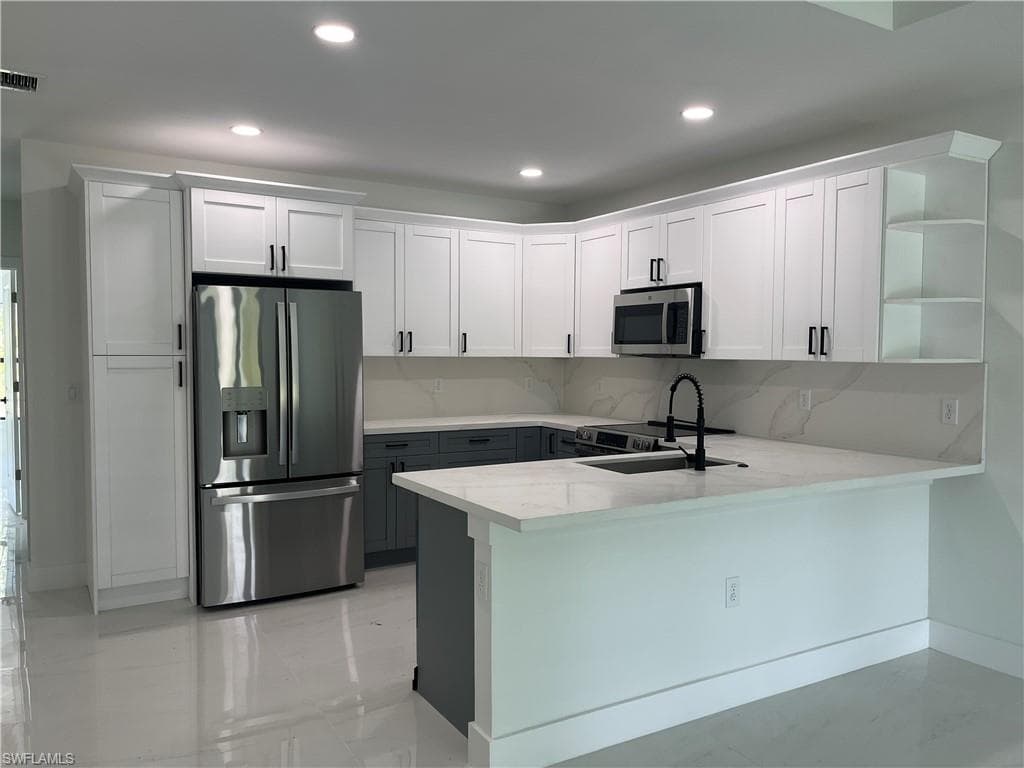 700 12th ST A & B-12