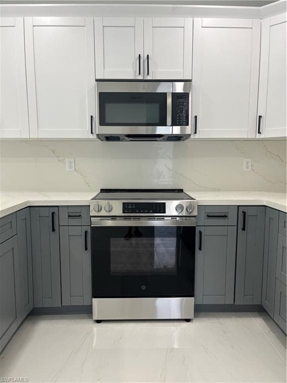 700 12th ST A & B-6