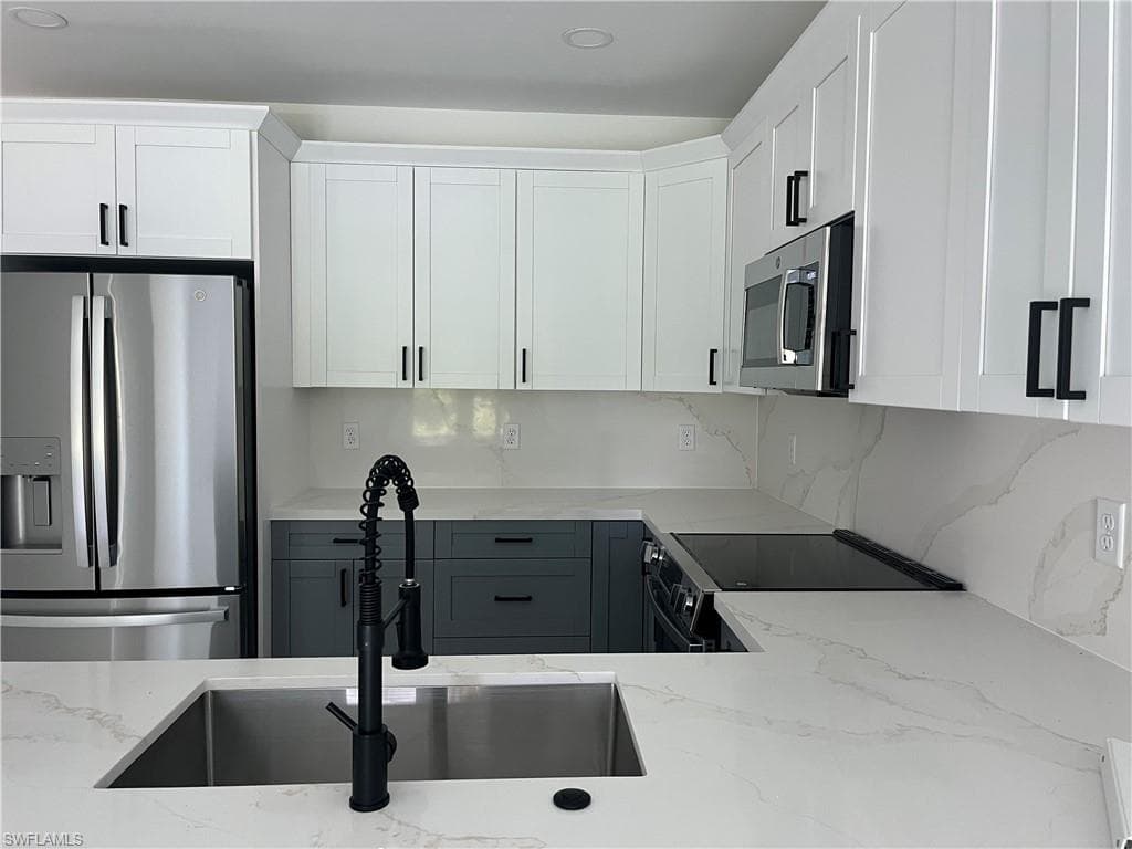 700 12th ST A & B-13