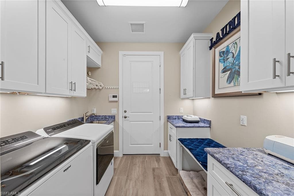 9573 Everglades DR-29
