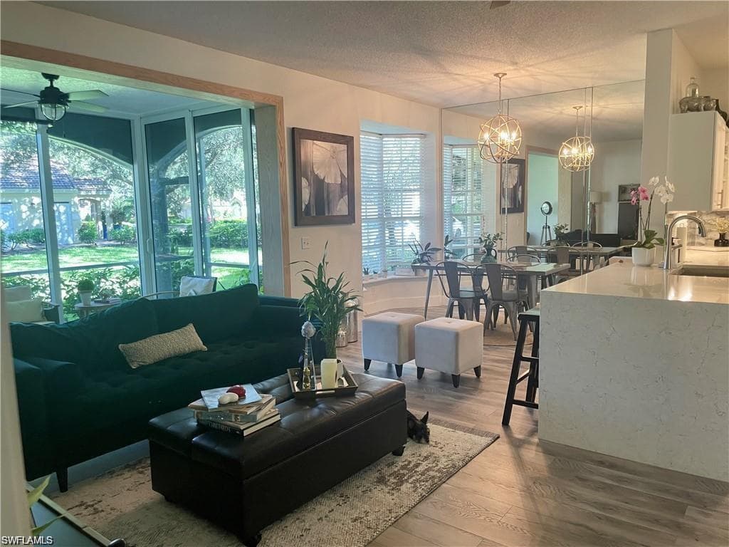 56 Silver Oaks CIR 102-11