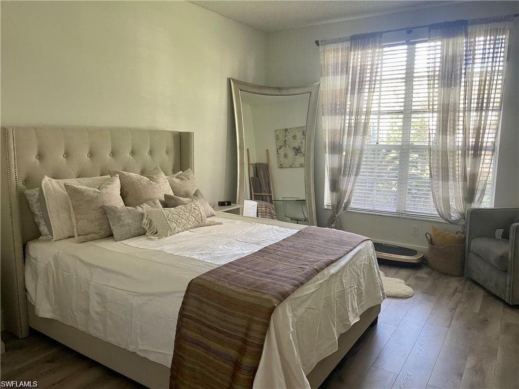 56 Silver Oaks CIR 102-2