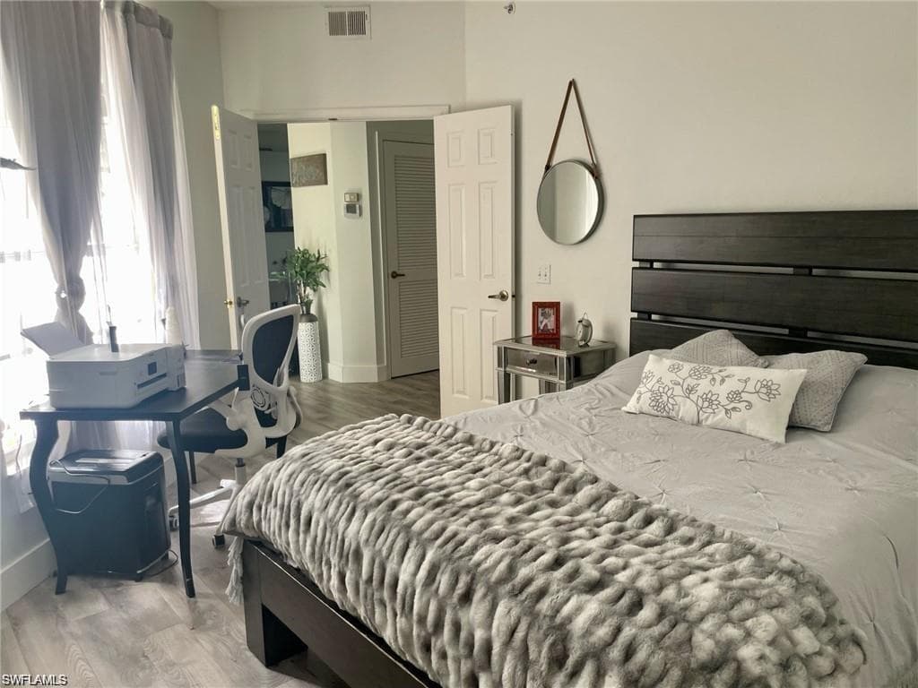 56 Silver Oaks CIR 102-4