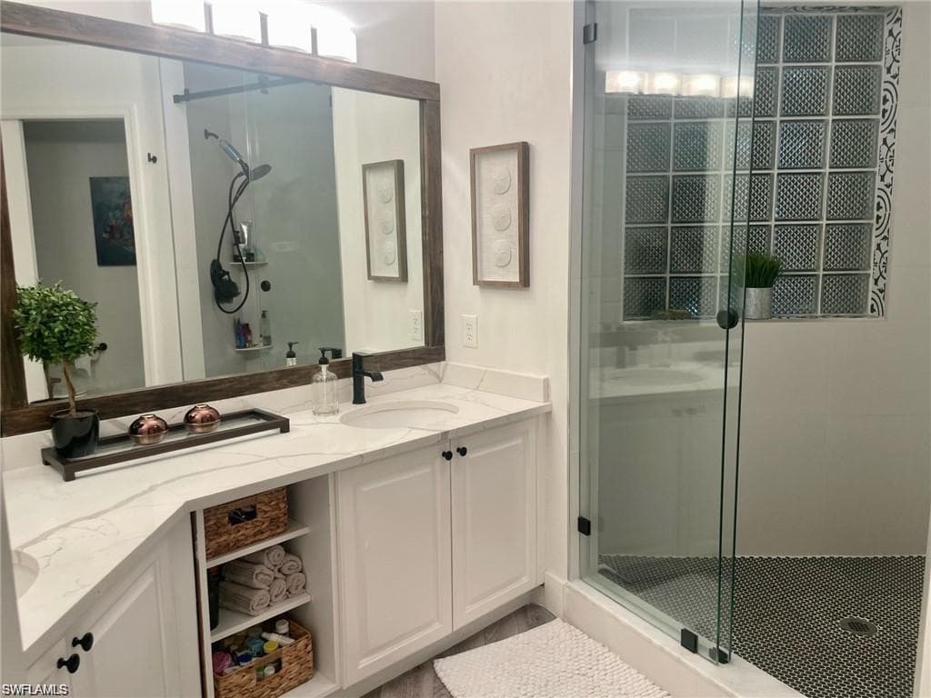 56 Silver Oaks CIR 102-3