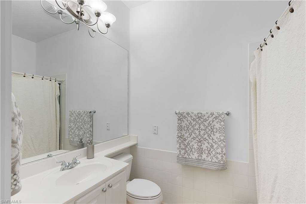 7983 Valentina CT-33
