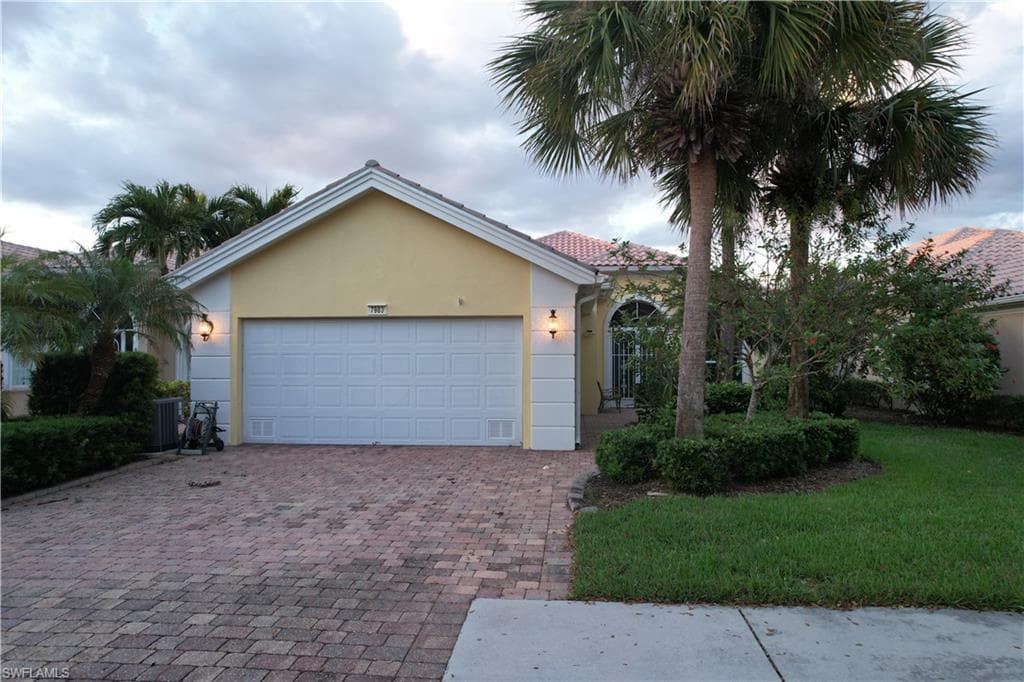 7983 Valentina CT-44