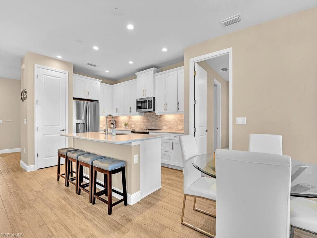 2561 Seychelles DR 308-3