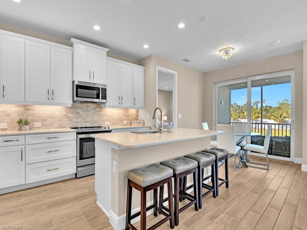 2561 Seychelles DR 308-1