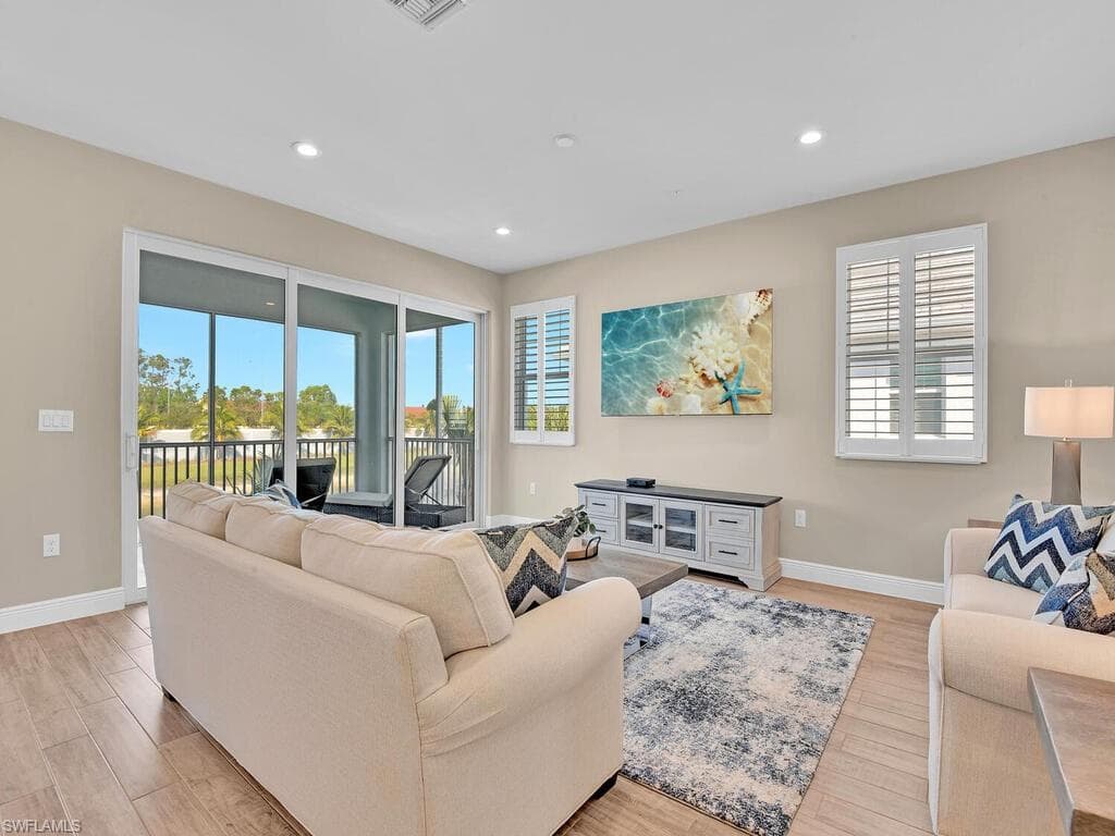 2561 Seychelles DR 308-5
